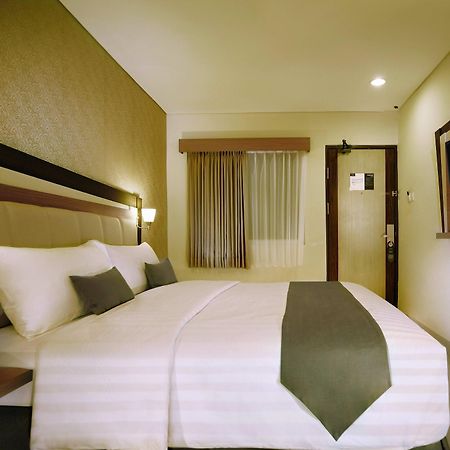 Hotel Neo - Kuta, Jelantik Legian Zewnętrze zdjęcie